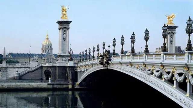 And Cosy 1 Bedroom Apartment Paris